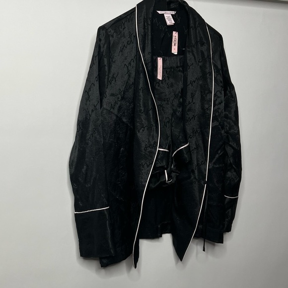 Victoria Secret Satin Logo Wrap With Matching Short - Picture 4 of 9